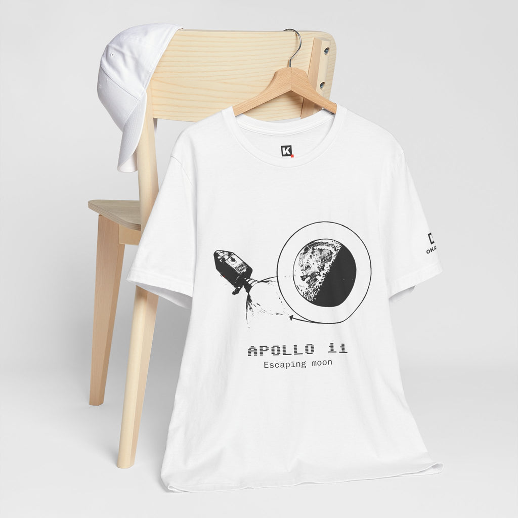 Apollo 11 - Escaping moon T-Shirt